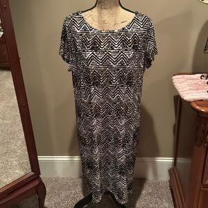 NINE WEST WOMENS DRESS IN SZ XL…GENTLY WORN…NICE!!!
